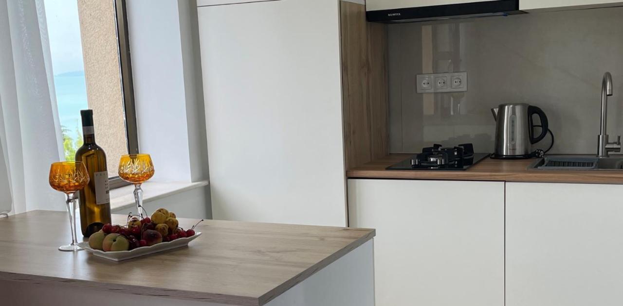 Apartment 2 Minutes From The Sea باتومي المظهر الخارجي الصورة