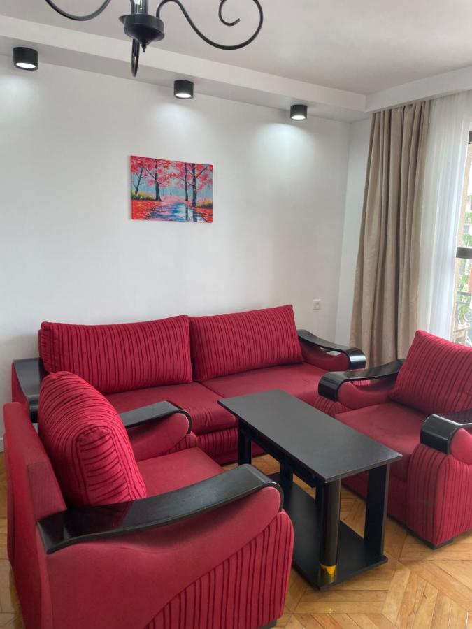 Apartment 2 Minutes From The Sea باتومي المظهر الخارجي الصورة