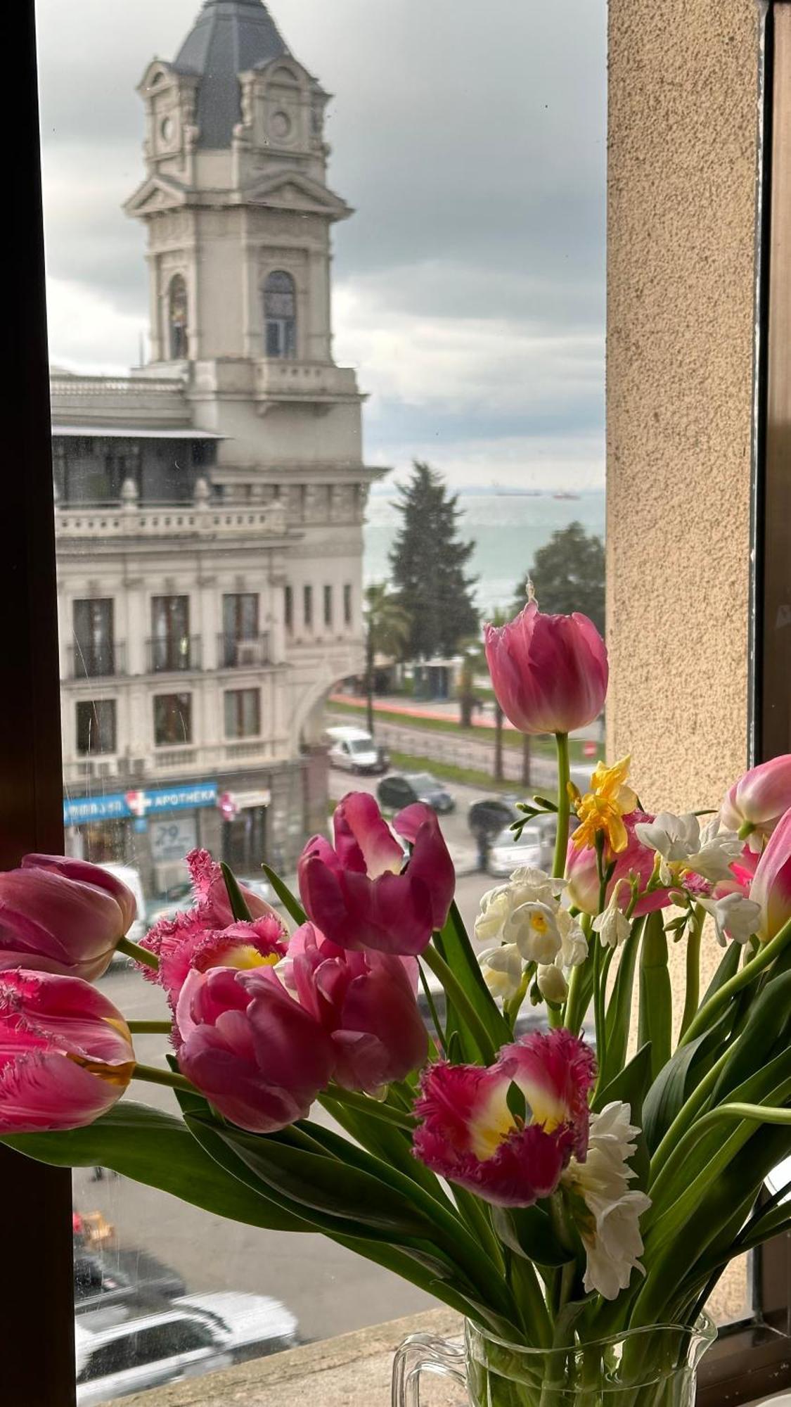 Apartment 2 Minutes From The Sea باتومي المظهر الخارجي الصورة
